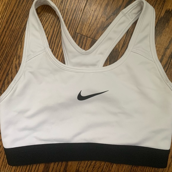 Nike sports bra - Picture 1 of 2